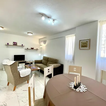 Mariscal 1 - Aloturin *